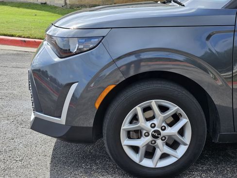 Certified 2023 Kia Soul LX w/ Option Group 015 FWD image 8