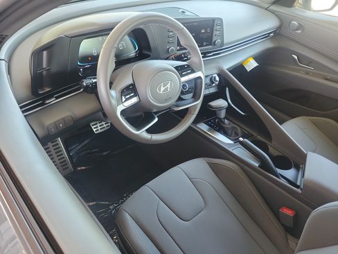 Certified 2025 Hyundai Elantra Sport FWD image 6