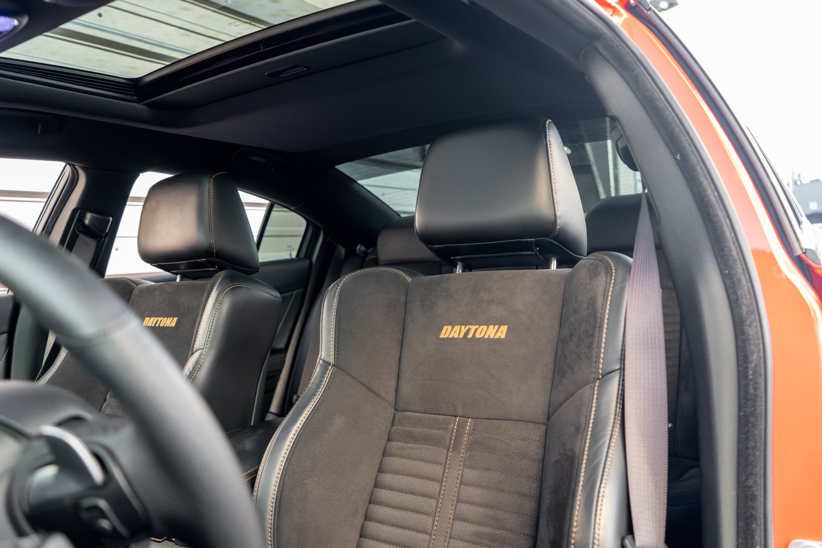 Used 2017 Dodge Charger R/T RWD image 9