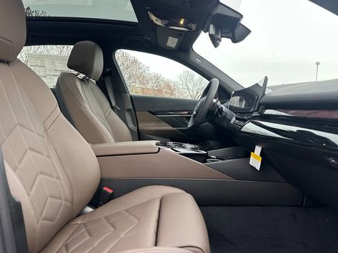 New 2026 BMW 530i xDrive w/ M Sport Package AWD/4WD image 24