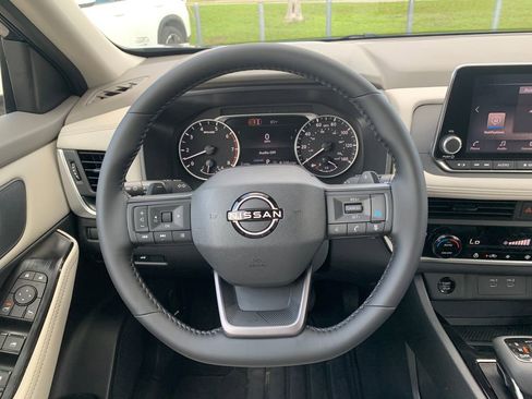 New 2026 Nissan Rogue SV FWD image 9