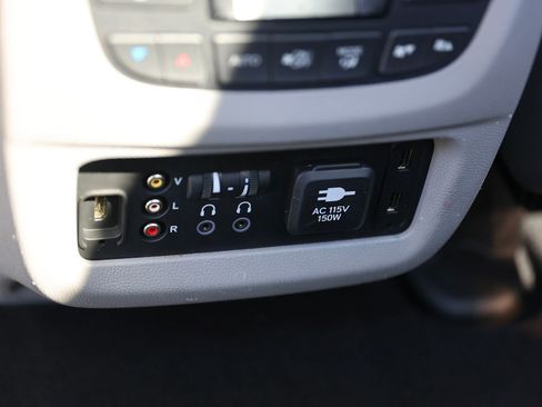 Used 2017 Honda Pilot Elite image 25
