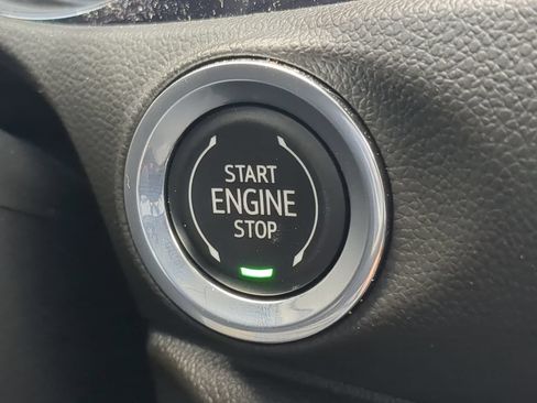 Used 2023 Buick Encore GX Essence w/ Experience Buick Package FWD image 29