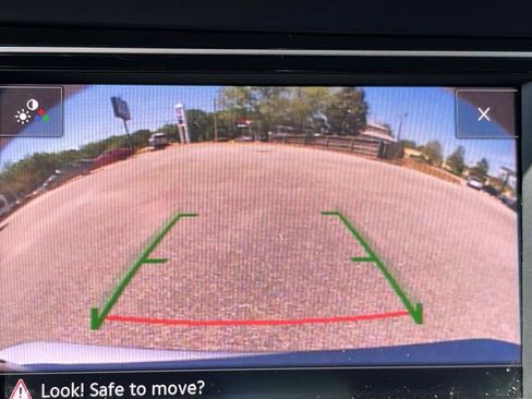 Used 2024 Volkswagen Jetta SE FWD image 25