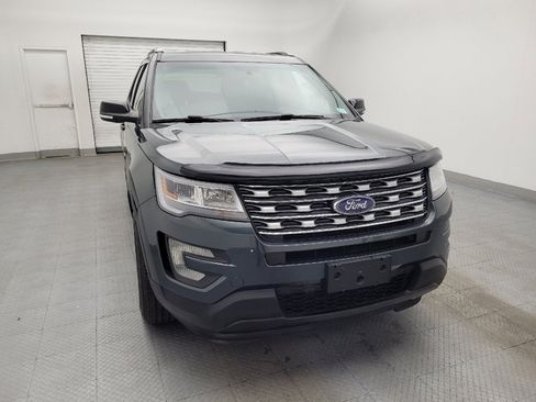 Used 2016 Ford Explorer XLT image 14