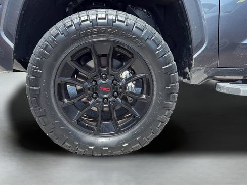 Used 2025 Toyota Tundra SR5 w/ SR5 Convenience Package AWD/4WD image 5