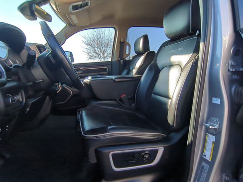 Used 2020 RAM 1500 Laramie w/ Off Road Group image 27