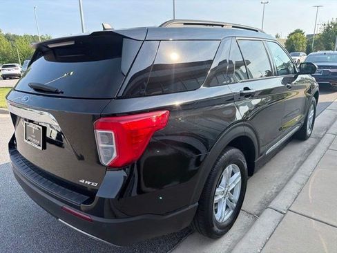 Used 2023 Ford Explorer XLT w/ Equipment Group 202A AWD/4WD image 5
