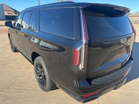 Used 2024 Cadillac Escalade ESV Sport Platinum w/ LPO, ONYX Package image 2