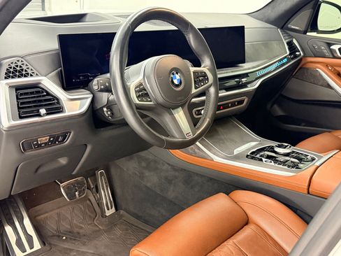 Used 2023 BMW X7 xDrive40i w/ Executive Package AWD/4WD image 4