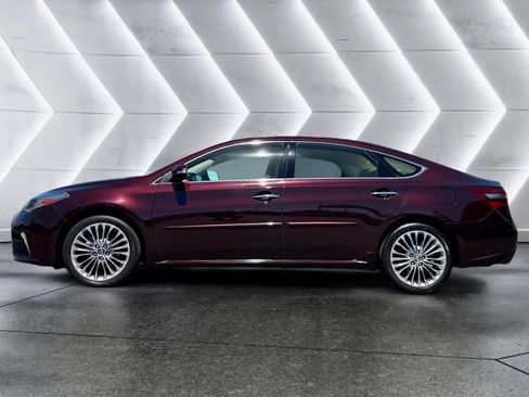 Used 2016 Toyota Avalon Limited FWD image 5