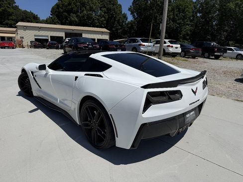 Used 2017 Chevrolet Corvette Stingray Coupe RWD image 24