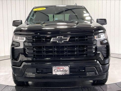 Used 2024 Chevrolet Silverado 1500 RST w/ Convenience Package II image 2