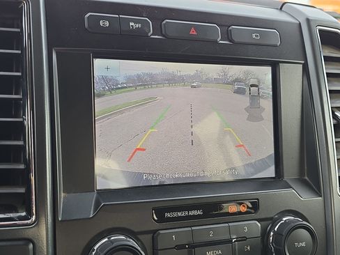 Used 2022 Ford F350 XLT w/ XLT Premium Package image 17