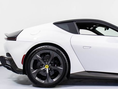 Certified 2025 Ferrari 12Cilindri RWD image 17