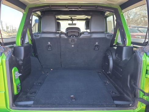 Used 2018 Jeep Wrangler Unlimited Rubicon AWD/4WD image 6