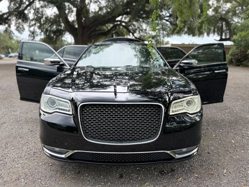 Used 2015 Chrysler 300 C RWD image 2