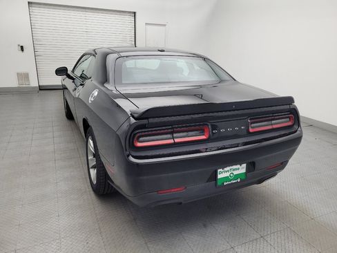 Used 2019 Dodge Challenger SXT RWD image 6