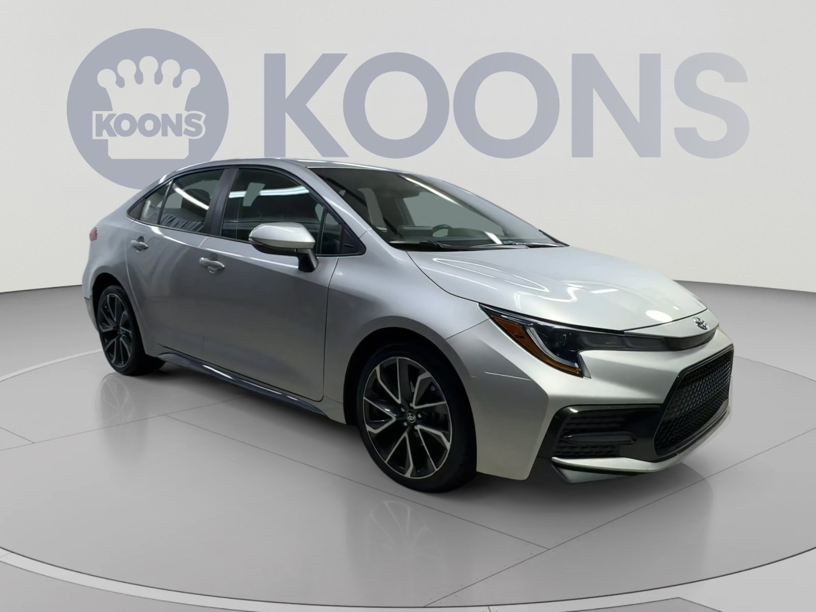 Used 2021 Toyota Corolla SE FWD image 2