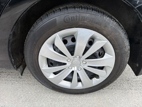 Certified 2022 Subaru Impreza 2.0i image 10