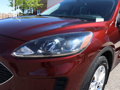Used 2021 Ford Escape SE FWD image 14