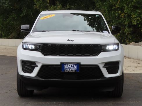 Certified 2024 Jeep Grand Cherokee Altitude image 13