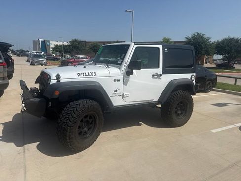 Used 2018 Jeep Wrangler Sport AWD/4WD image 6