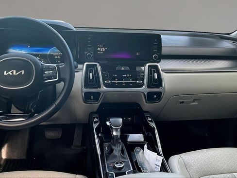 Certified 2023 Kia Sorento SX AWD/4WD image 9