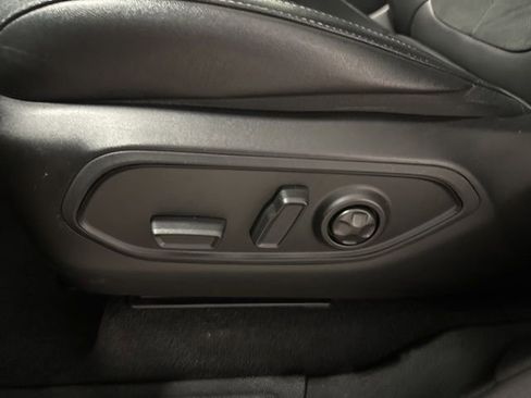 Used 2024 Jeep Grand Cherokee L Altitude image 8