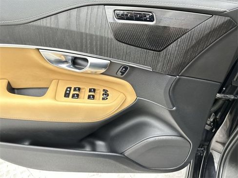 Certified 2022 Volvo XC90 T8 Inscription image 13