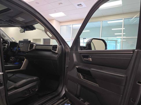 Used 2024 Toyota Tundra Limited AWD/4WD image 29