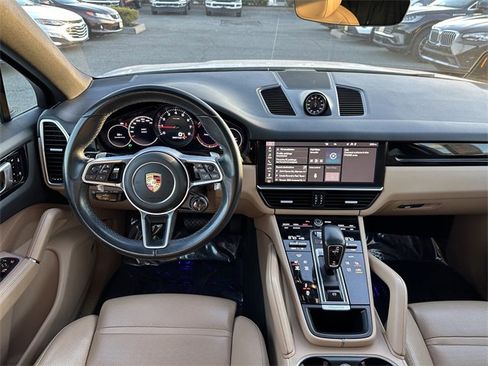 Used 2021 Porsche Cayenne Coupe image 13