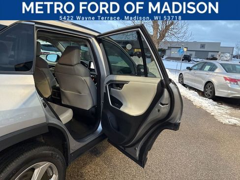 Used 2021 Toyota RAV4 Limited image 42