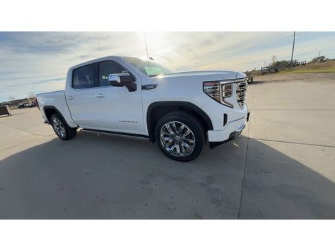 Certified 2023 GMC Sierra 1500 Denali w/ Denali Reserve Package AWD/4WD image 2