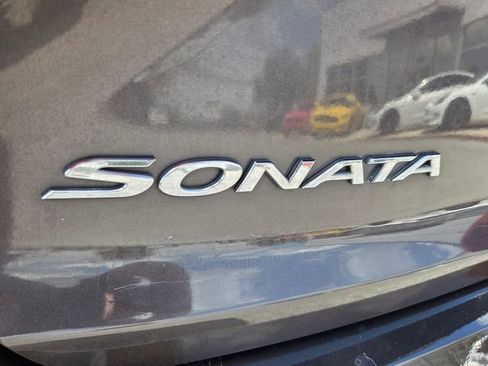 Used 2017 Hyundai Sonata Limited w/ Tech Package 03 FWD image 15