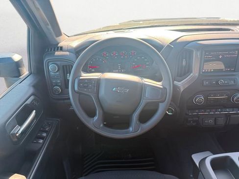 Used 2025 Chevrolet Silverado 2500 Custom w/ Custom Value Package image 12