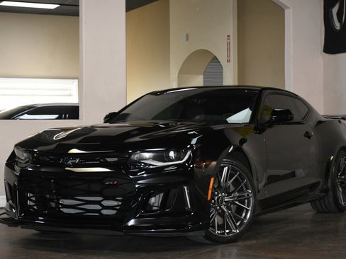 Used 2023 Chevrolet Camaro ZL1 image 4