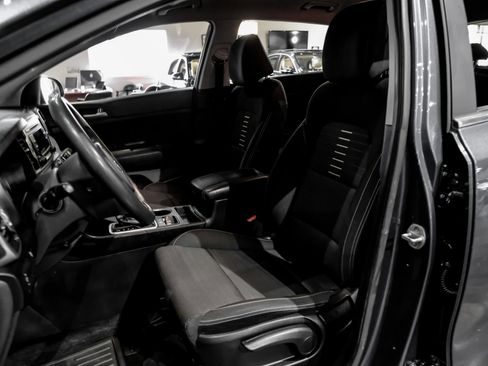 Used 2018 Kia Sportage LX image 34