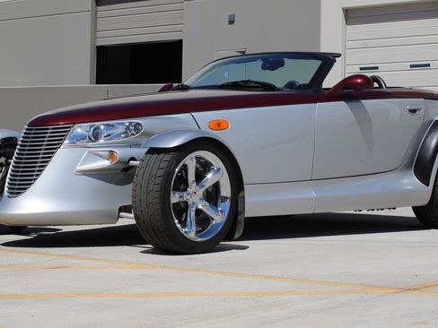 Used 2000 Plymouth Prowler image 2
