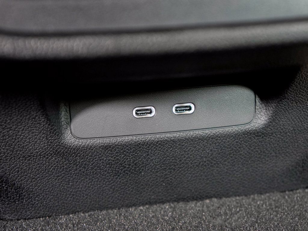 Used 2026 Mercedes-Benz E 350 4MATIC Sedan image 29