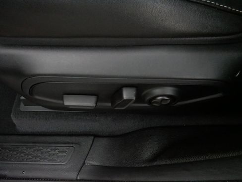 Used 2023 Jeep Grand Cherokee L Limited w/ Black Appearance Package image 20