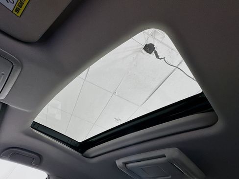 Used 2016 Honda Pilot Touring image 25