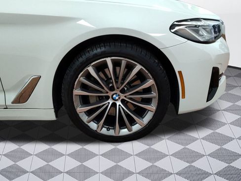 Certified 2022 BMW 530i xDrive w/ Premium Package image 11