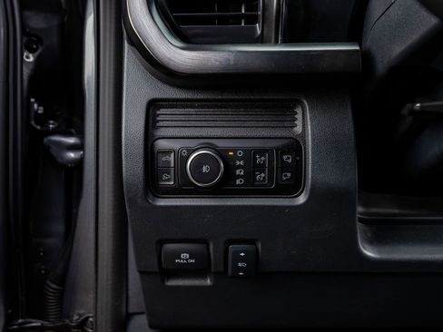 Used 2025 Ford F350 Lariat image 22