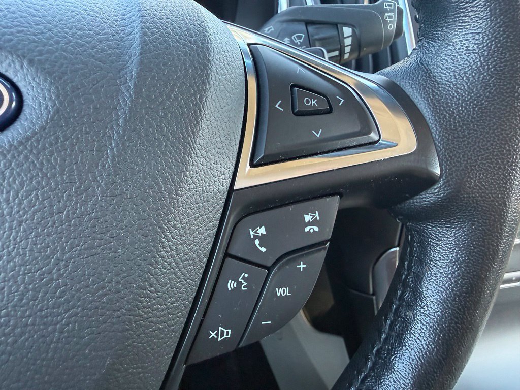 Used 2020 Ford Edge Titanium w/ Equipment Group 301A AWD/4WD image 18