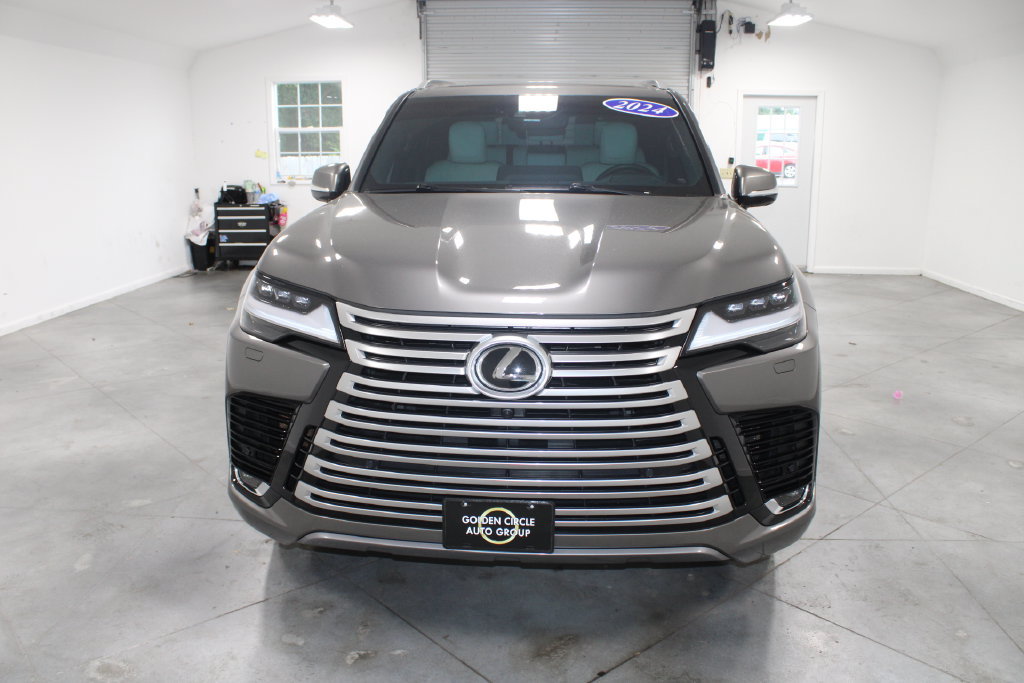 Used 2024 Lexus LX 600 4WD w/ Luxury Package image 3