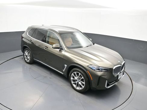 Used 2025 BMW X5 xDrive40i w/ Climate Comfort Package image 40