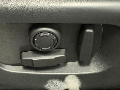 Used 2021 Land Rover Range Rover Velar R-Dynamic S image 24