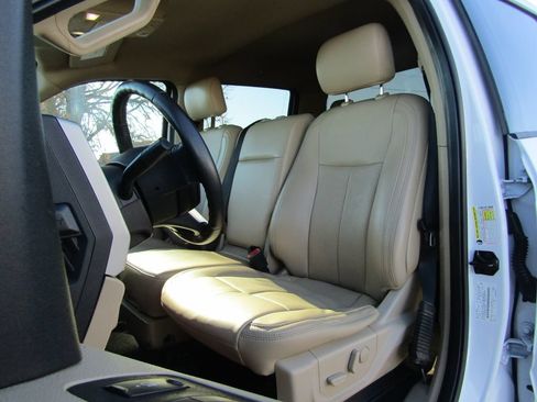 Used 2021 Ford F250 Lariat w/ Lariat Value Package AWD/4WD image 7