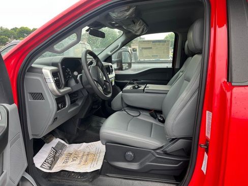 New 2025 Ford F550 4x4 Regular Cab Super Duty image 17